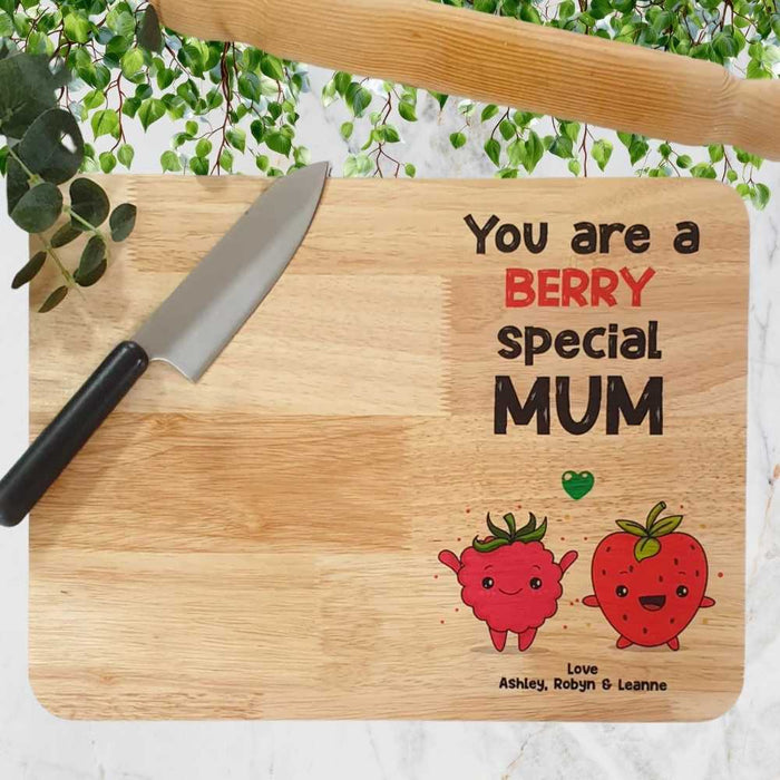Personalised Bamboo Chopping Board | Custom Kitchen Gift for Mum, Dad, Grandparents & Families